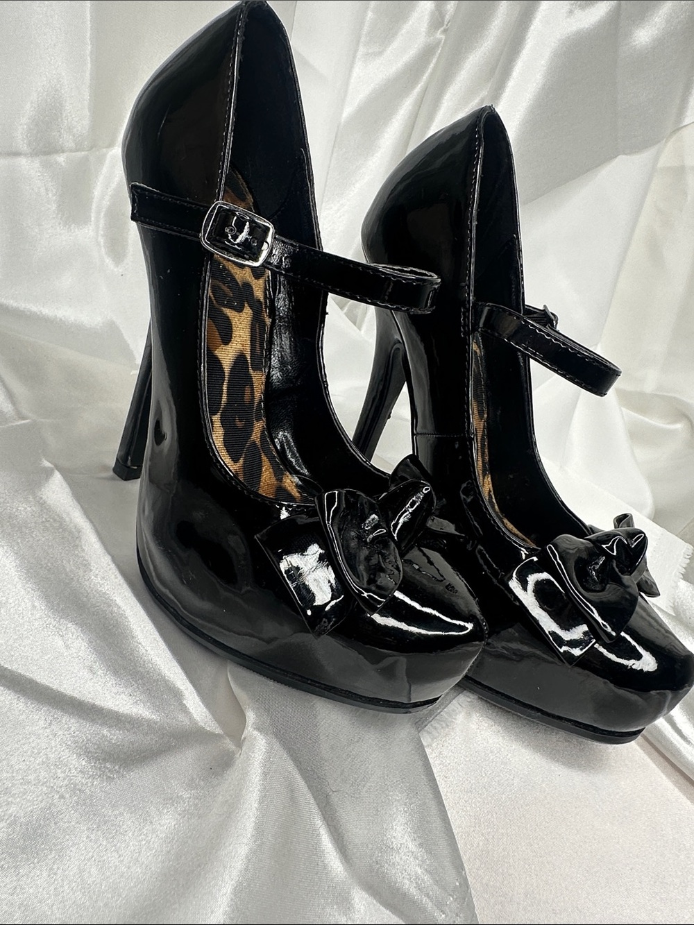 Oster Black Patent Mary Jane Heels with Bow Accent